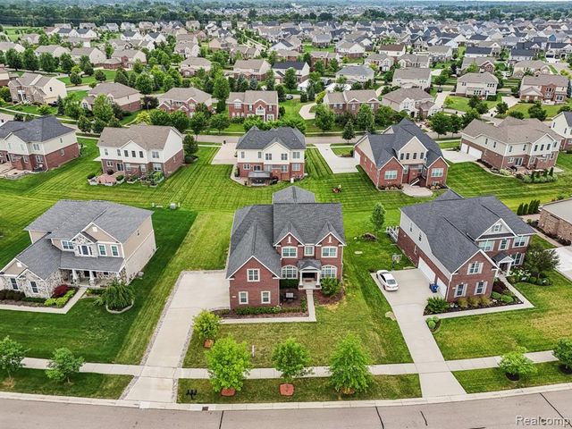 51110 Gulfstream Park Drive, Canton, MI 48188