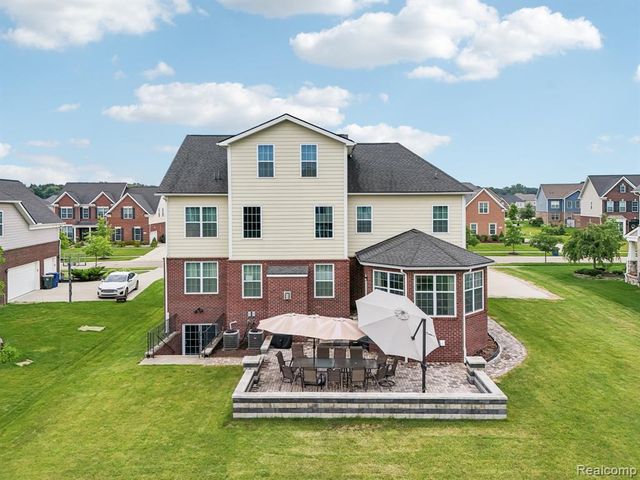 51110 Gulfstream Park Drive, Canton, MI 48188