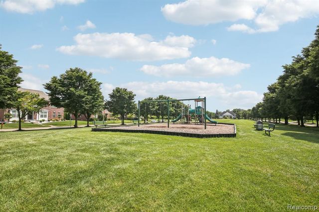 51110 Gulfstream Park Drive, Canton, MI 48188