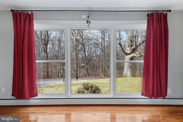 730 SHADY DR, Harrisburg, PA 17111