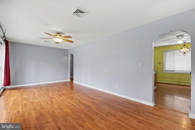 730 SHADY DR, Harrisburg, PA 17111