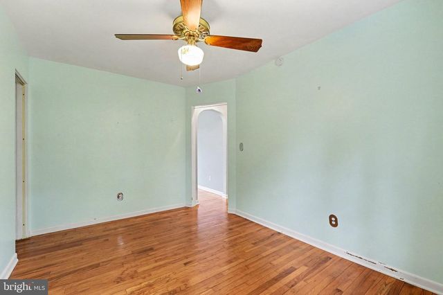 730 SHADY DR, Harrisburg, PA 17111