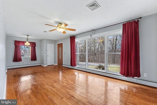 730 SHADY DR, Harrisburg, PA 17111