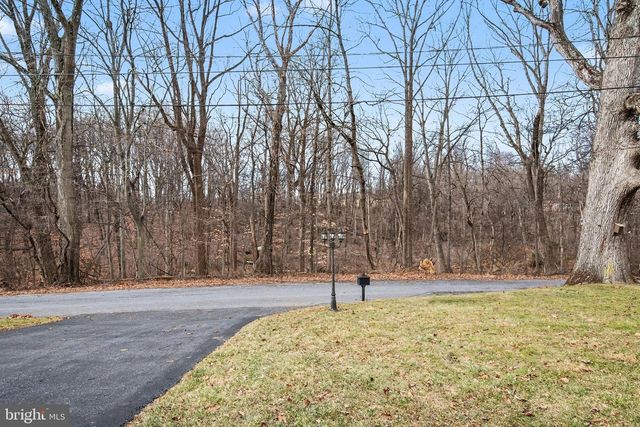 730 SHADY DR, Harrisburg, PA 17111