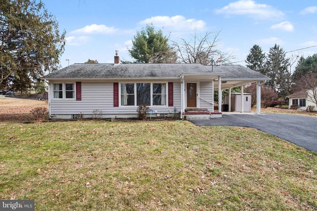 730 SHADY DR, Harrisburg, PA 17111