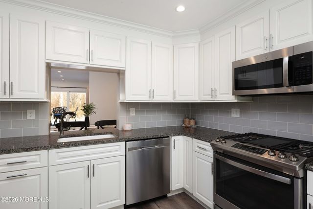 27 Beaumont Court, Tinton Falls, NJ 07724