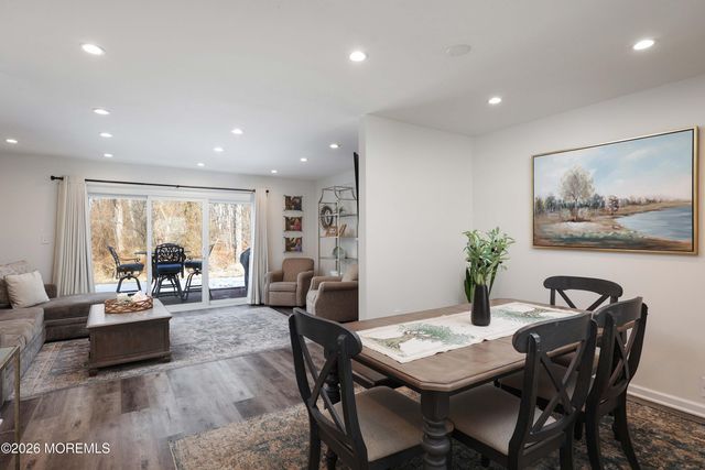 27 Beaumont Court, Tinton Falls, NJ 07724