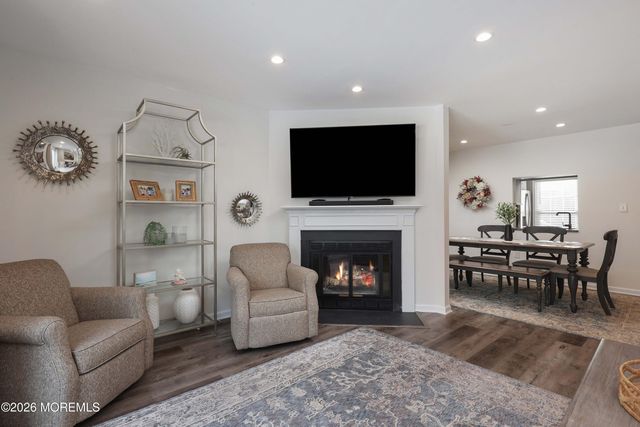 27 Beaumont Court, Tinton Falls, NJ 07724