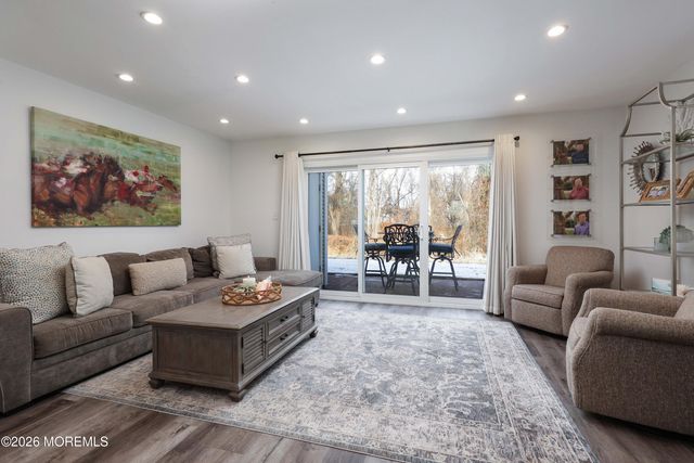 27 Beaumont Court, Tinton Falls, NJ 07724