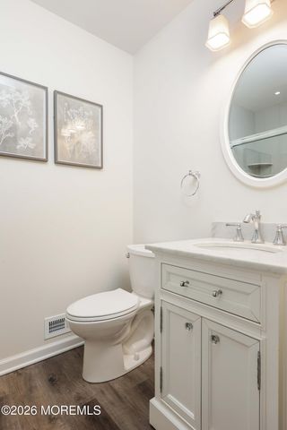 27 Beaumont Court, Tinton Falls, NJ 07724