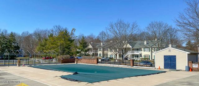 27 Beaumont Court, Tinton Falls, NJ 07724