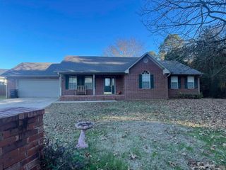 3 Redwood Dr., Clarksville, AR 72830