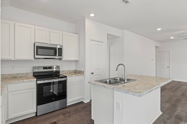 7025 Potomac Trail, Bauxite, AR 72011