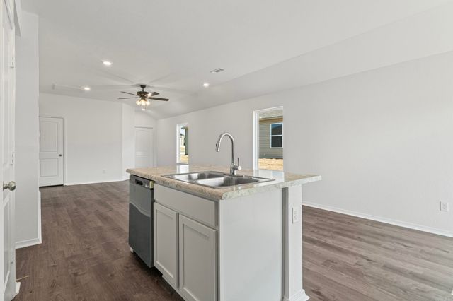 7025 Potomac Trail, Bauxite, AR 72011