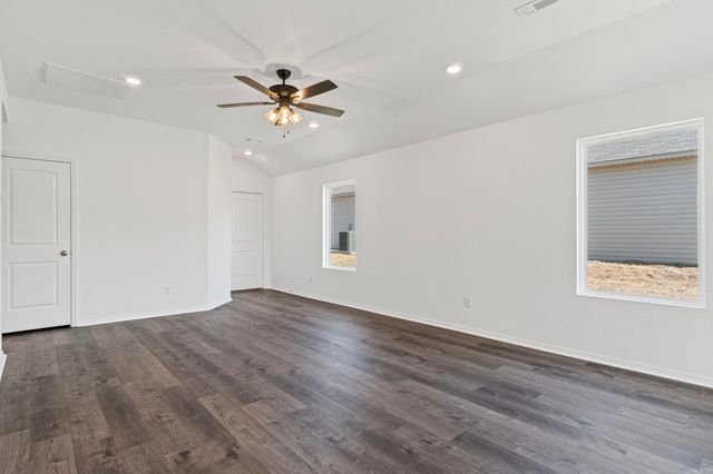 7025 Potomac Trail, Bauxite, AR 72011