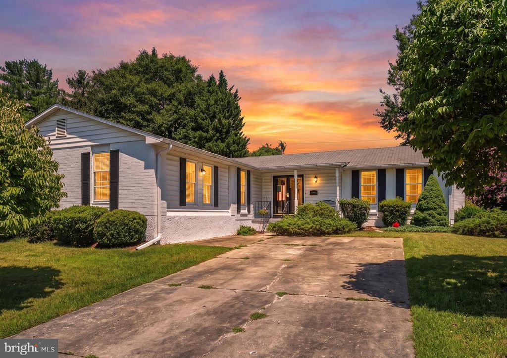 110 GALEWOOD RD, Lutherville Timonium, MD 21093