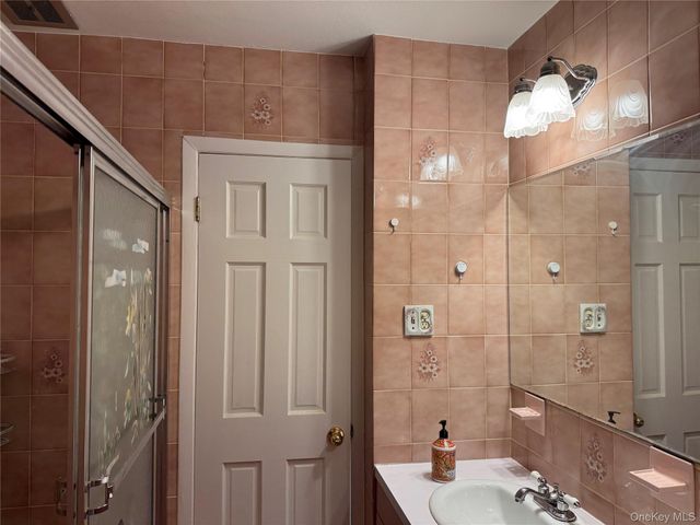 144-44 25th Road, Flushing, NY 11354