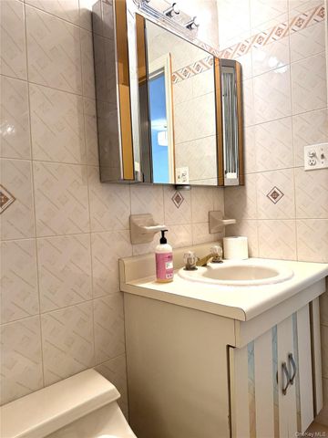 144-44 25th Road, Flushing, NY 11354