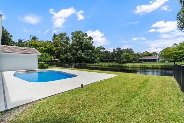 2413 NW 26th Street, Boca Raton, FL 33431
