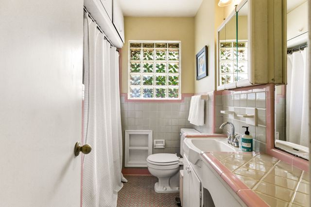 6524 Ravendale Lane, Dallas, TX 75214