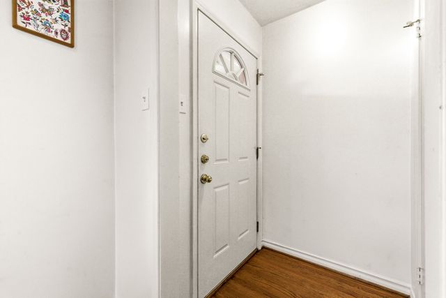 6524 Ravendale Lane, Dallas, TX 75214