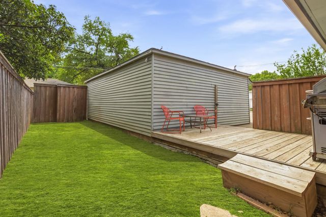 6524 Ravendale Lane, Dallas, TX 75214