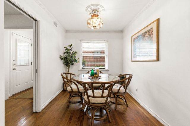 6524 Ravendale Lane, Dallas, TX 75214