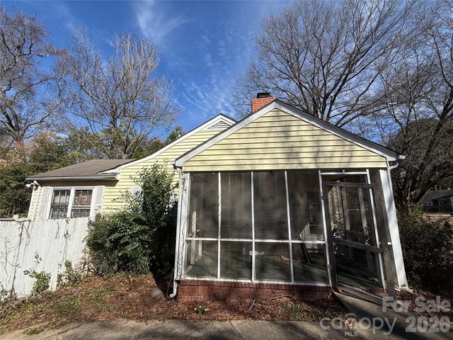 4215 Dinglewood Avenue, Charlotte, NC 28205