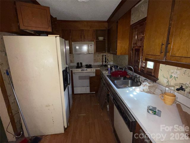 4215 Dinglewood Avenue, Charlotte, NC 28205