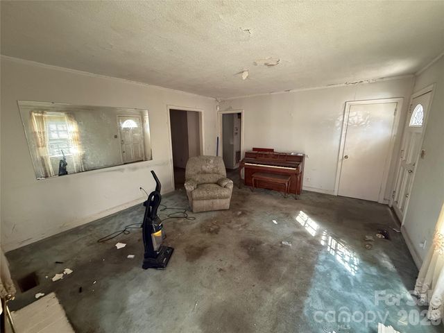 4215 Dinglewood Avenue, Charlotte, NC 28205