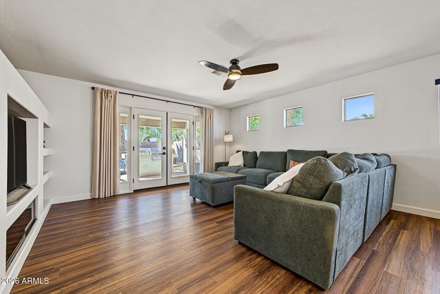 2132 S PENROSE Drive, Gilbert, AZ 85295