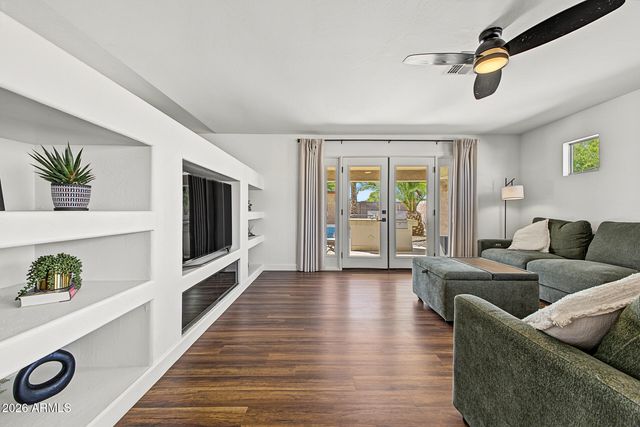 2132 S PENROSE Drive, Gilbert, AZ 85295