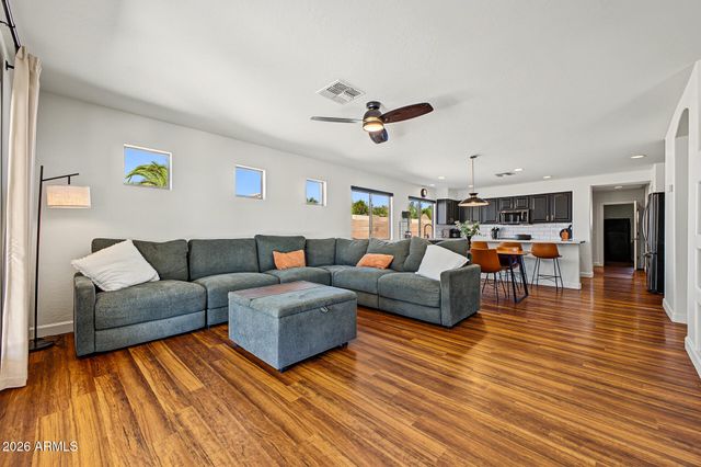 2132 S PENROSE Drive, Gilbert, AZ 85295