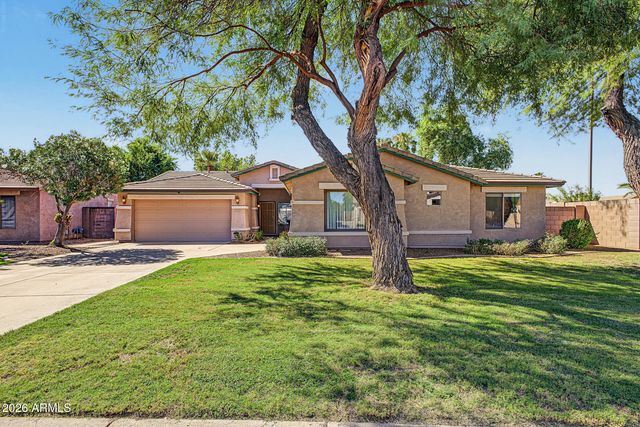 2132 S PENROSE Drive, Gilbert, AZ 85295