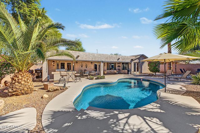 2132 S PENROSE Drive, Gilbert, AZ 85295