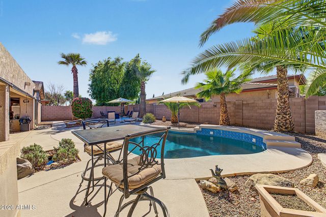 2132 S PENROSE Drive, Gilbert, AZ 85295