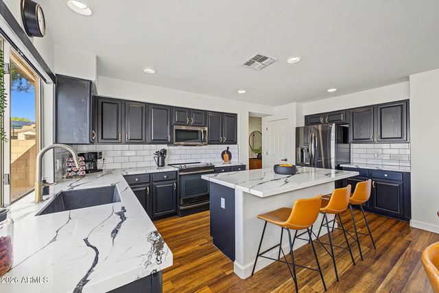 2132 S PENROSE Drive, Gilbert, AZ 85295