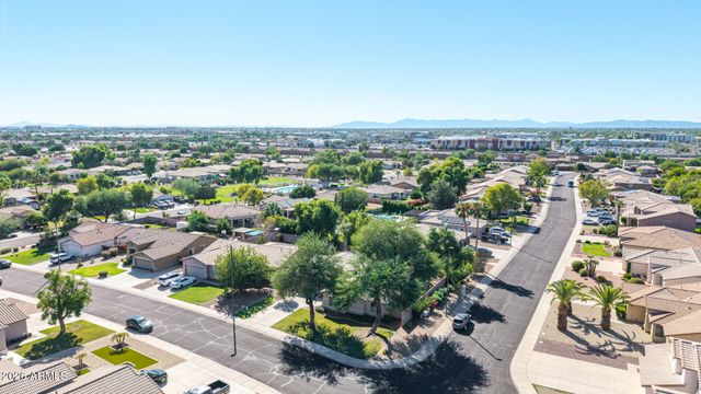 2132 S PENROSE Drive, Gilbert, AZ 85295