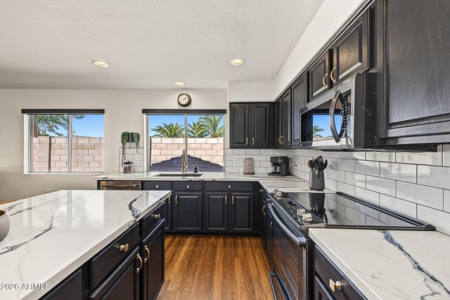 2132 S PENROSE Drive, Gilbert, AZ 85295