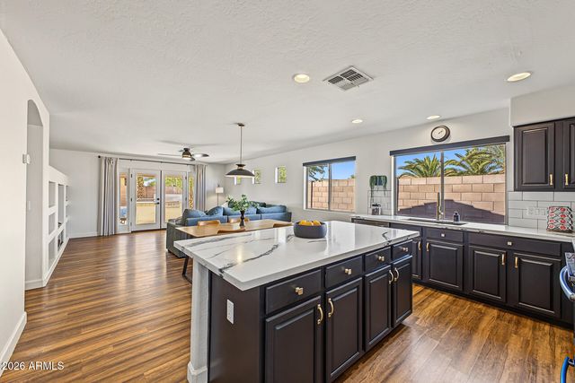 2132 S PENROSE Drive, Gilbert, AZ 85295
