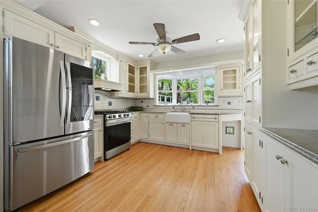 95 6th Avenue, Huntington Station, NY 11746