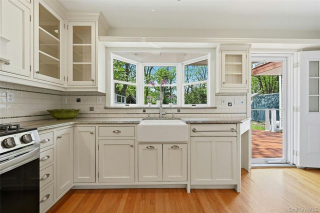 95 6th Avenue, Huntington Station, NY 11746