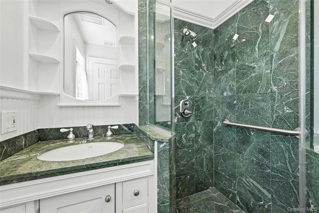 95 6th Avenue, Huntington Station, NY 11746