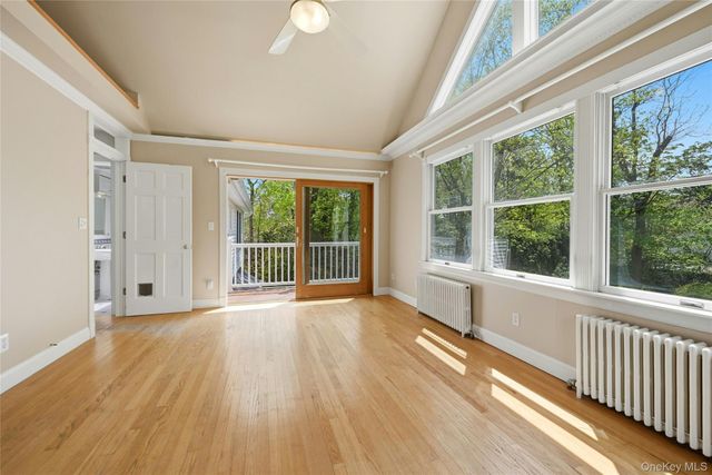 95 6th Avenue, Huntington Station, NY 11746