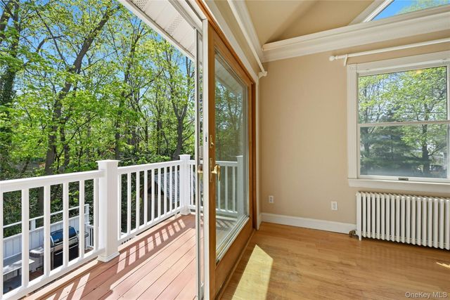 95 6th Avenue, Huntington Station, NY 11746