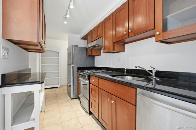 95 6th Avenue, Huntington Station, NY 11746