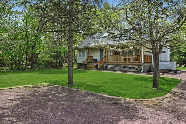 95 6th Avenue, Huntington Station, NY 11746