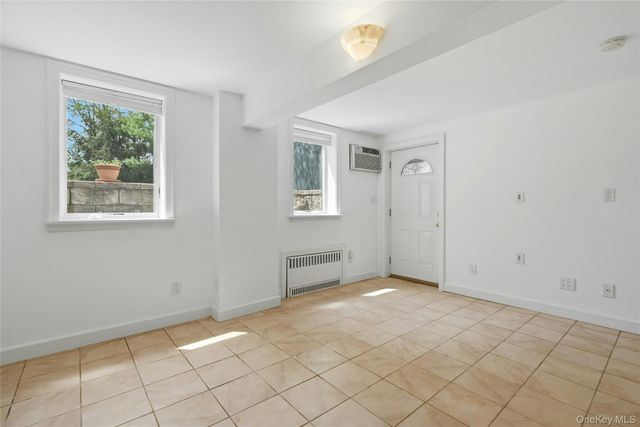 95 6th Avenue, Huntington Station, NY 11746