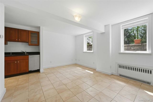 95 6th Avenue, Huntington Station, NY 11746