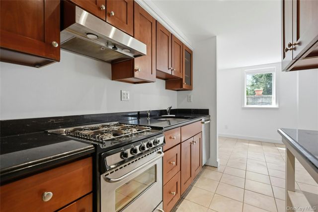 95 6th Avenue, Huntington Station, NY 11746